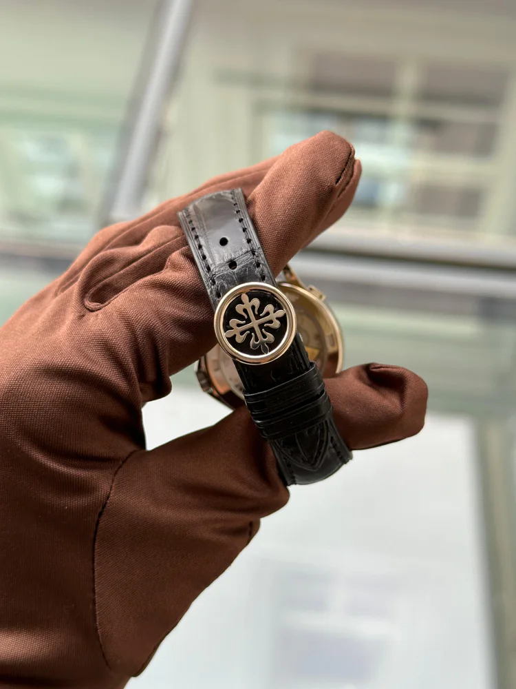 Patek Philippe World Time + Extract from Archives 2004